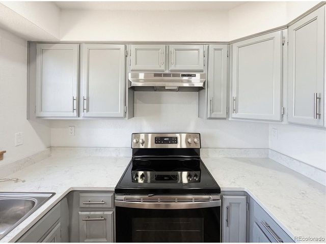 8215 S Fillmore Cir, Littleton, CO 80122