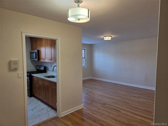 92 Underhill Avenue 1B, West Harrison, NY 10604