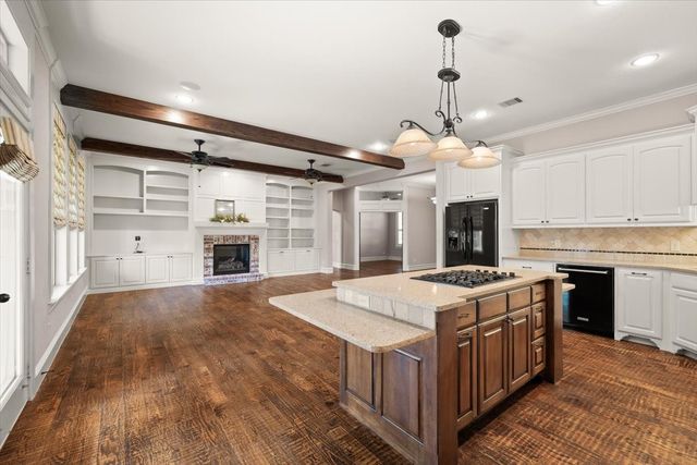 836 Sabine Trail, Mansfield, TX 76063