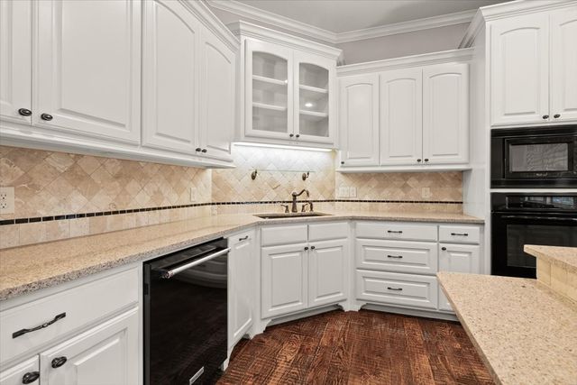 836 Sabine Trail, Mansfield, TX 76063