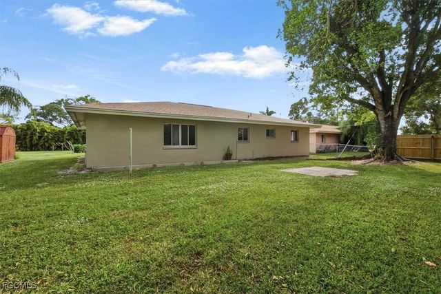 5826 Algiers ST, Fort Myers, FL 33919