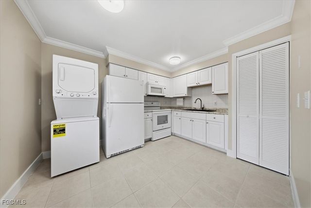 5826 Algiers ST, Fort Myers, FL 33919