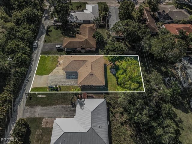 5826 Algiers ST, Fort Myers, FL 33919