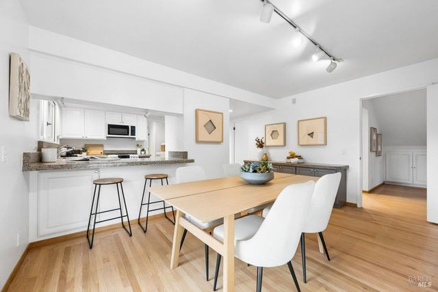 42 Underhill Rd, Mill Valley, CA 94941