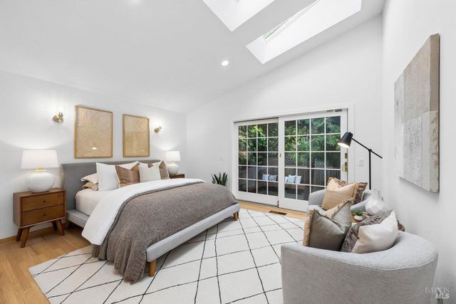 42 Underhill Rd, Mill Valley, CA 94941