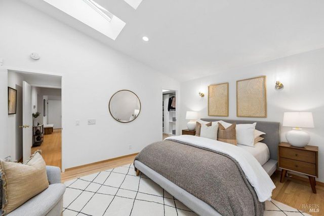 42 Underhill Rd, Mill Valley, CA 94941