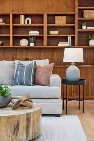 42 Underhill Rd, Mill Valley, CA 94941