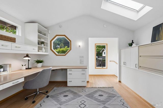 42 Underhill Rd, Mill Valley, CA 94941