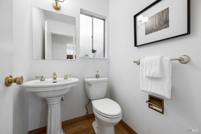 42 Underhill Rd, Mill Valley, CA 94941