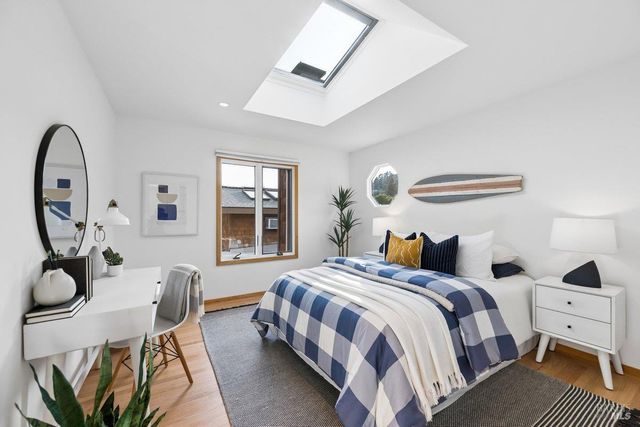 42 Underhill Rd, Mill Valley, CA 94941