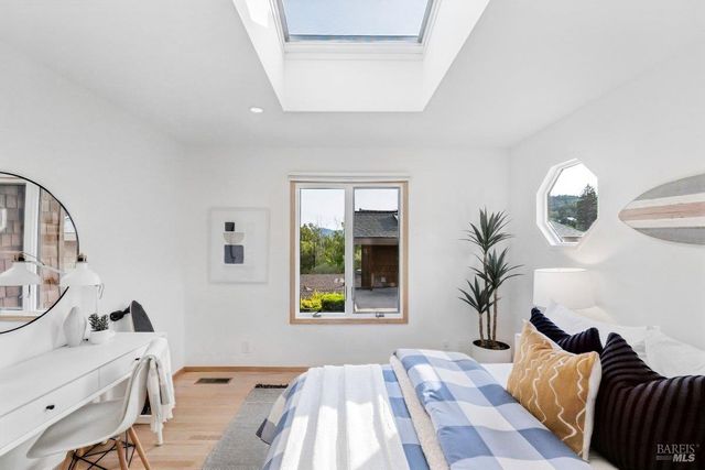 42 Underhill Rd, Mill Valley, CA 94941