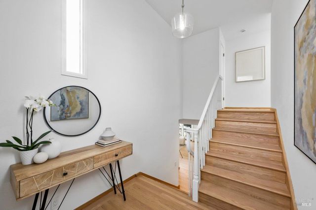 42 Underhill Rd, Mill Valley, CA 94941