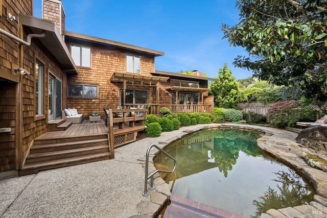 42 Underhill Rd, Mill Valley, CA 94941