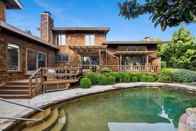 42 Underhill Rd, Mill Valley, CA 94941