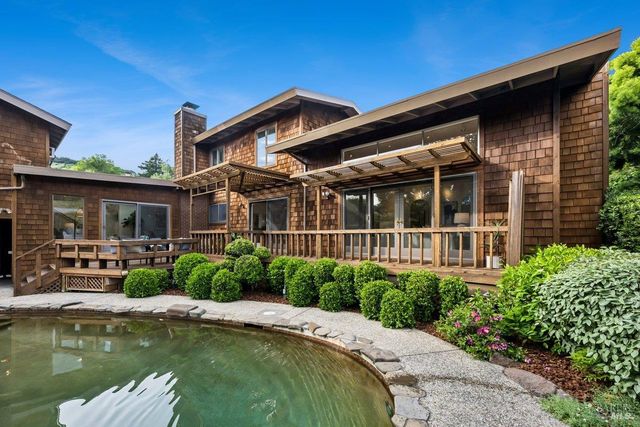 42 Underhill Rd, Mill Valley, CA 94941