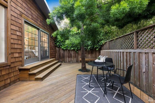 42 Underhill Rd, Mill Valley, CA 94941