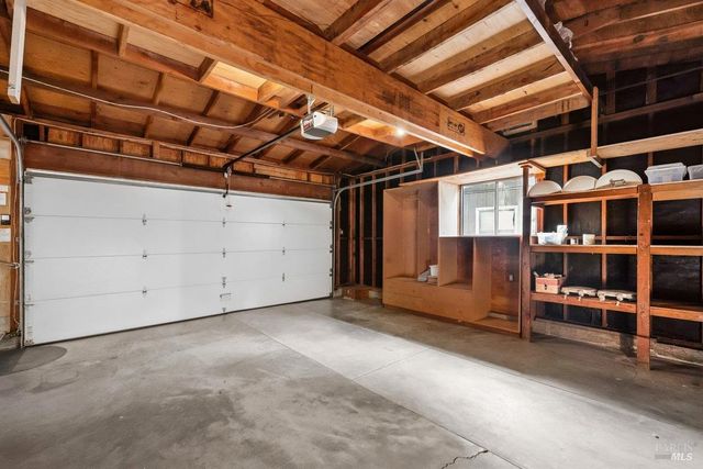 42 Underhill Rd, Mill Valley, CA 94941