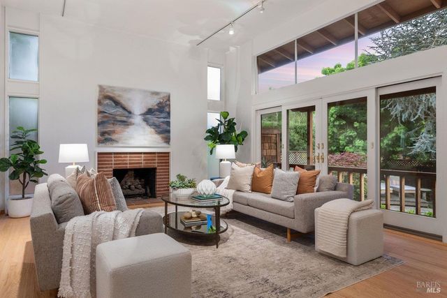 42 Underhill Rd, Mill Valley, CA 94941