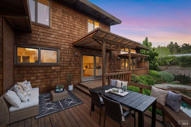 42 Underhill Rd, Mill Valley, CA 94941