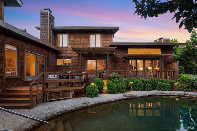 42 Underhill Rd, Mill Valley, CA 94941