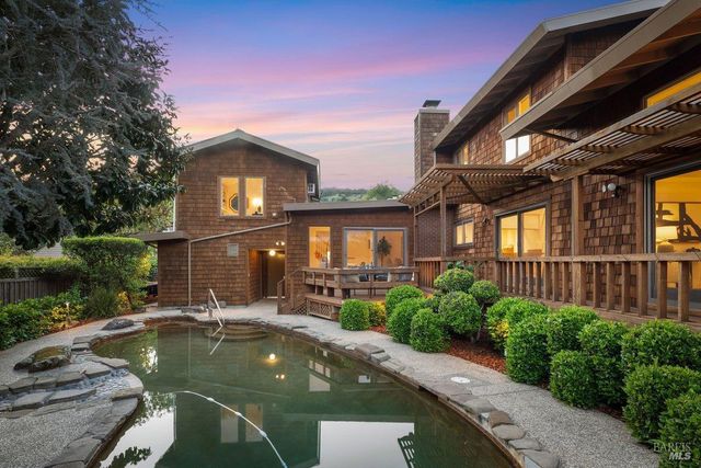 42 Underhill Rd, Mill Valley, CA 94941