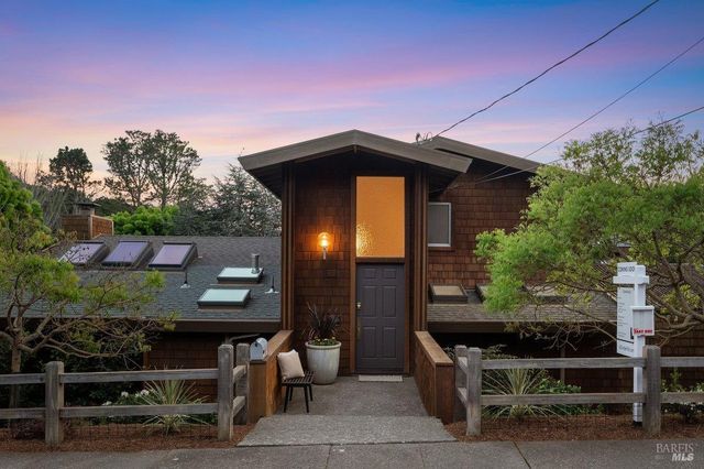 42 Underhill Rd, Mill Valley, CA 94941