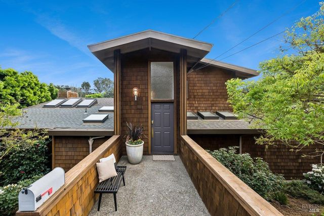42 Underhill Rd, Mill Valley, CA 94941