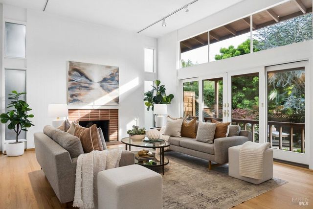 42 Underhill Rd, Mill Valley, CA 94941