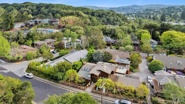 42 Underhill Rd, Mill Valley, CA 94941