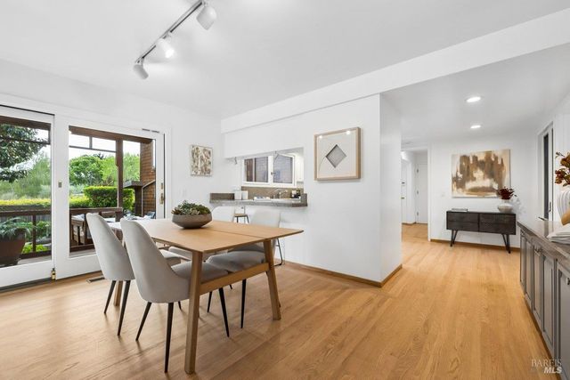 42 Underhill Rd, Mill Valley, CA 94941