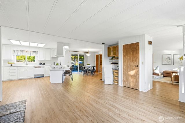 11813 NE 172nd Street, Bothell, WA 98011