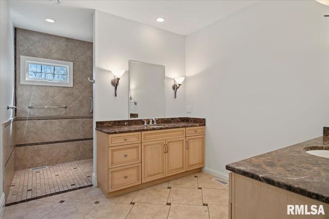 5034 Dogwood Hills, Springfield, IL 62711