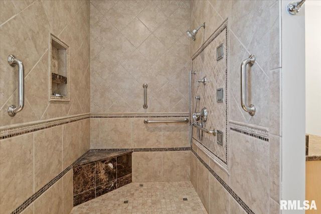 5034 Dogwood Hills, Springfield, IL 62711