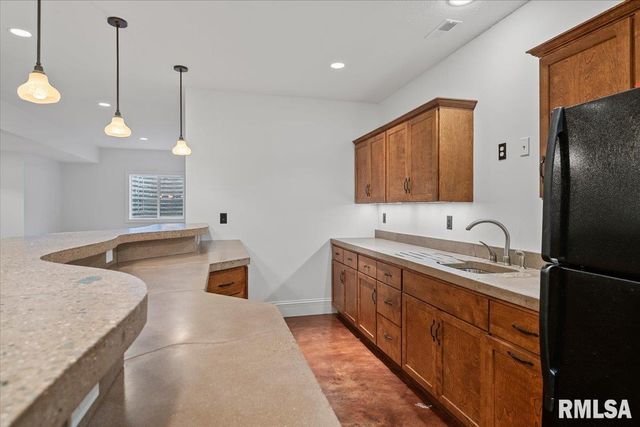 5034 Dogwood Hills, Springfield, IL 62711