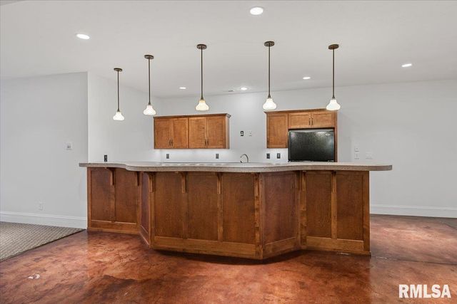 5034 Dogwood Hills, Springfield, IL 62711