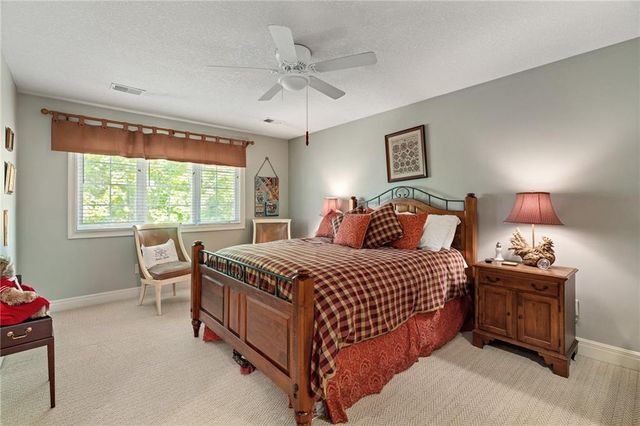 7027 W 129th Place, Overland Park, KS 66213