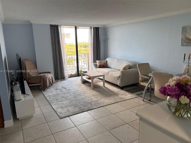 2350 NE 135th Street 903, North Miami, FL 33181