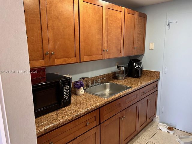 2350 NE 135th Street 903, North Miami, FL 33181