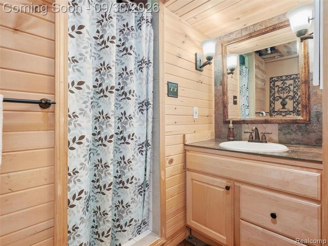 57457 Breckenridge Drive, Washington, MI 48094