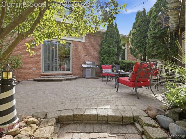57457 Breckenridge Drive, Washington, MI 48094