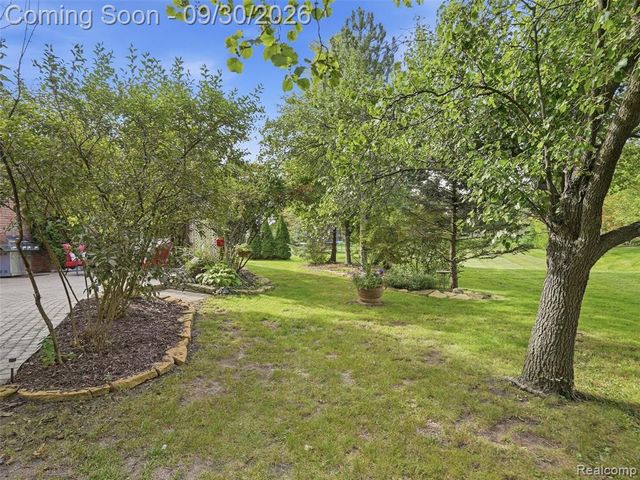 57457 Breckenridge Drive, Washington, MI 48094