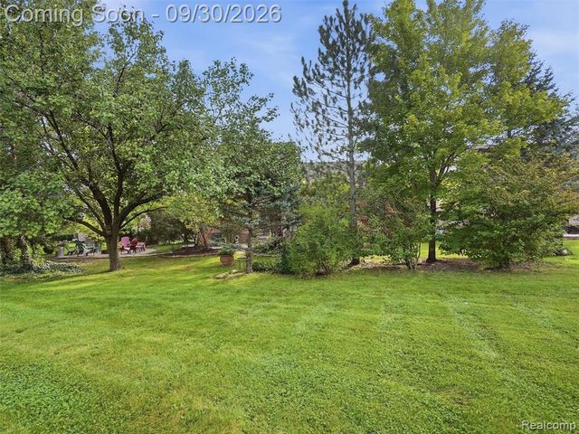 57457 Breckenridge Drive, Washington, MI 48094