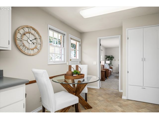 2774 Sarah Ln, Eugene, OR 97408