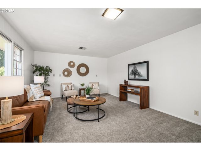 2774 Sarah Ln, Eugene, OR 97408