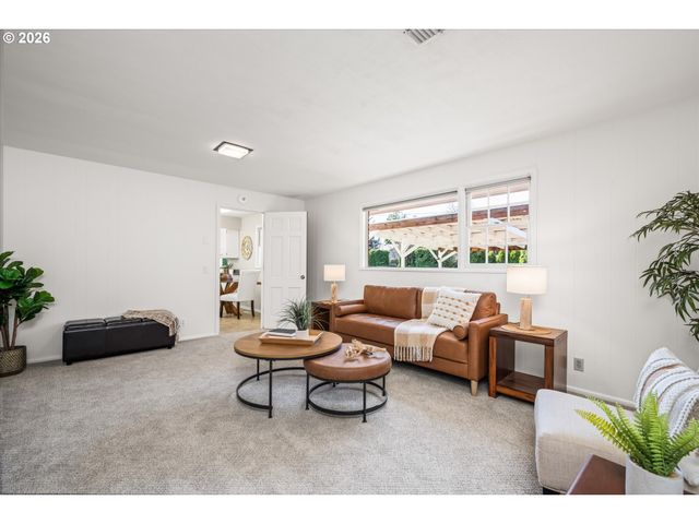 2774 Sarah Ln, Eugene, OR 97408