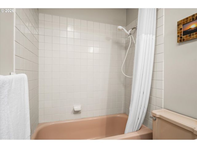 2774 Sarah Ln, Eugene, OR 97408