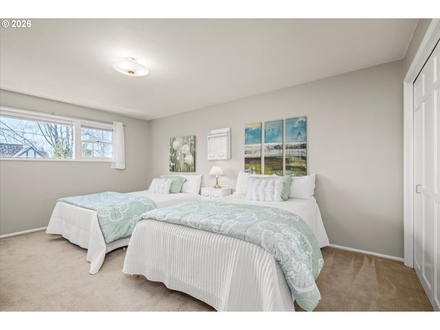 2774 Sarah Ln, Eugene, OR 97408