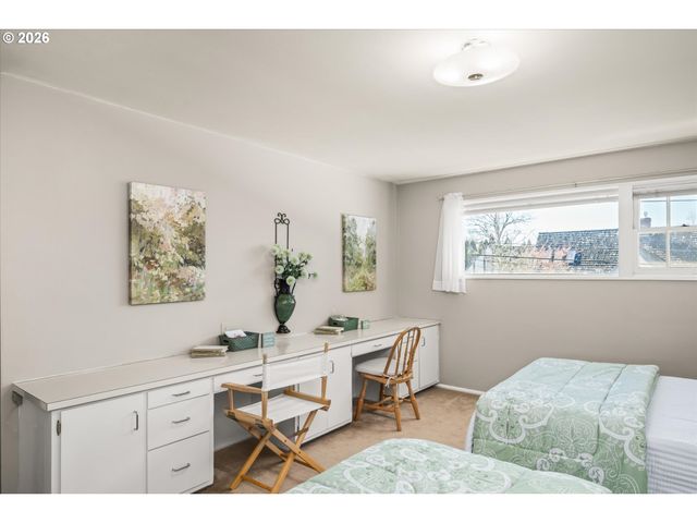 2774 Sarah Ln, Eugene, OR 97408