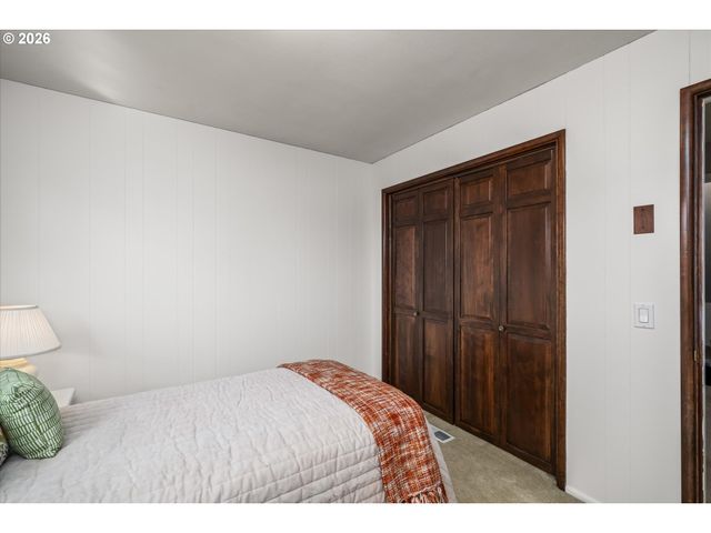 2774 Sarah Ln, Eugene, OR 97408