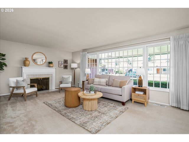 2774 Sarah Ln, Eugene, OR 97408